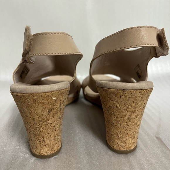 Clarks Collection Womens B Cream Wedges Sandals 10M Ankle Strap Cork Style Heel - Picture 7 of 16
